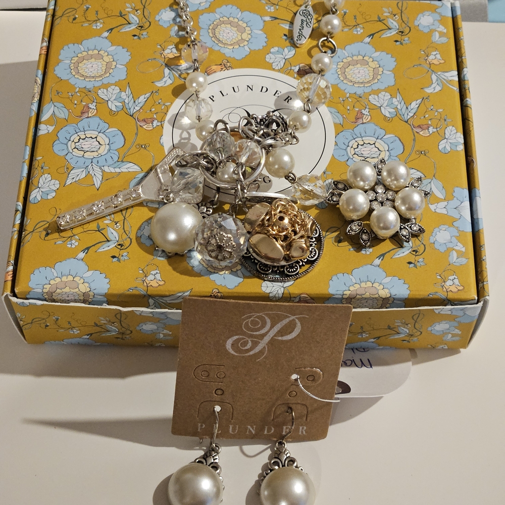 Plunder Silver and Gold Pearl Necklace and Earring Set